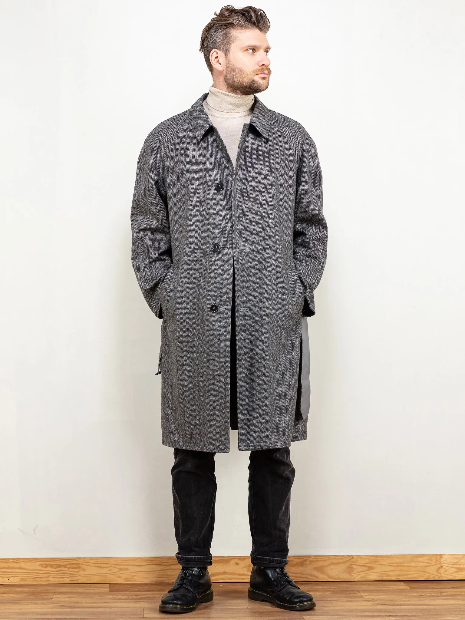Vintage 80's Men Wool Blend Coat in Grey