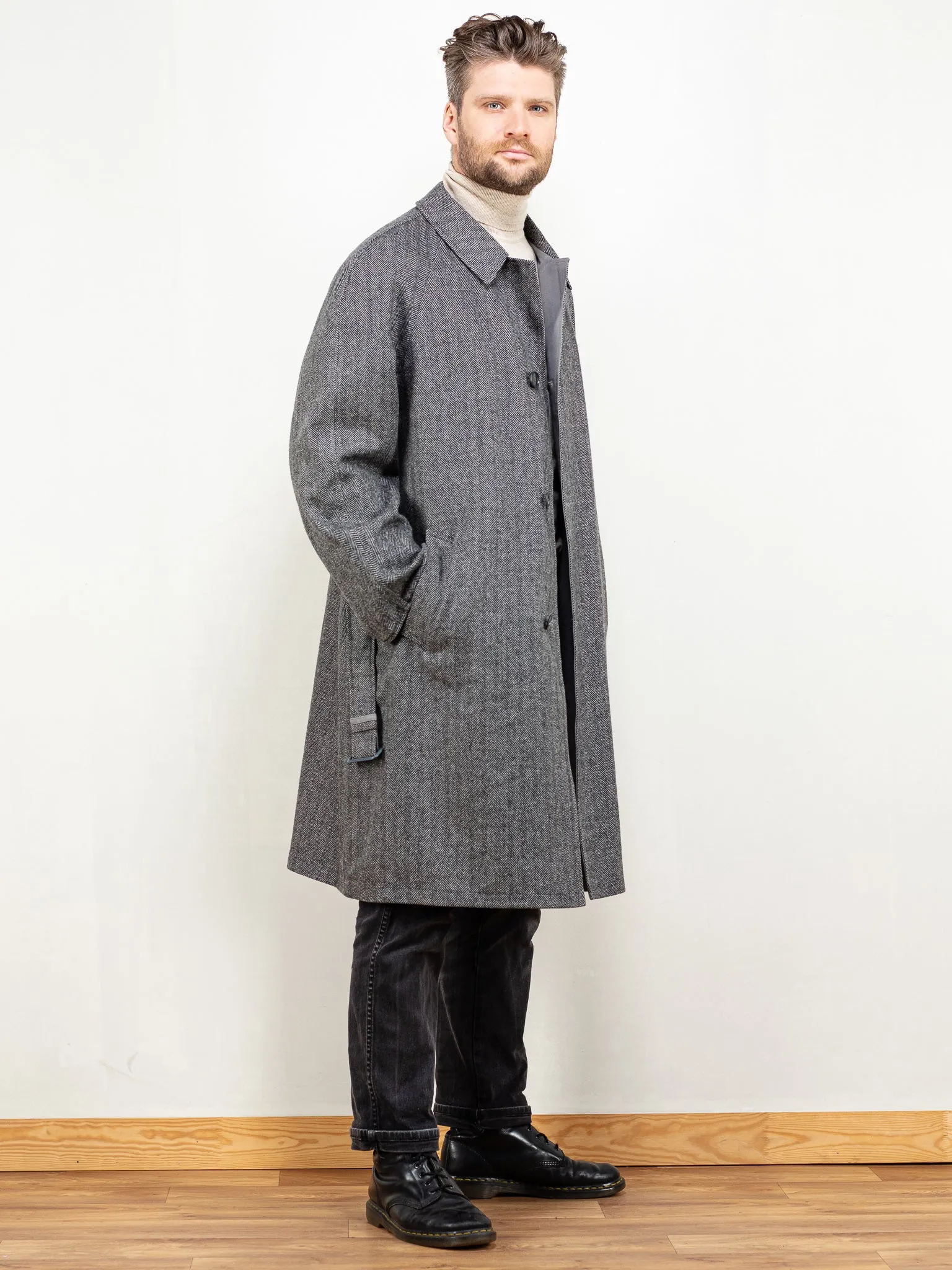 Vintage 80's Men Wool Blend Coat in Grey